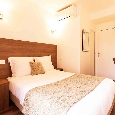 Le Theatre Hotel Suresnes Ngoại thất bức ảnh